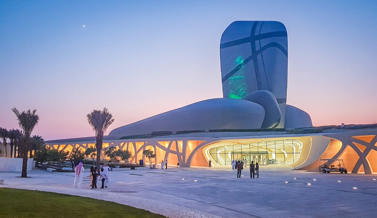De la corniche d'Al Khobar au Centre du Roi Abdulaziz pour la culture mondiale « Ithra »