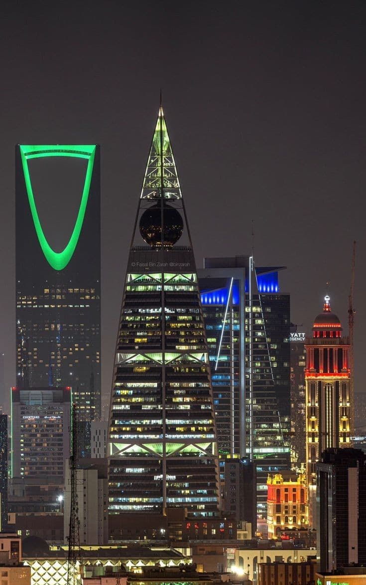 Visitez la Kingdom Tower, la tour Al Faisaliah et le quartier historique d'Al Deera à Riyad.