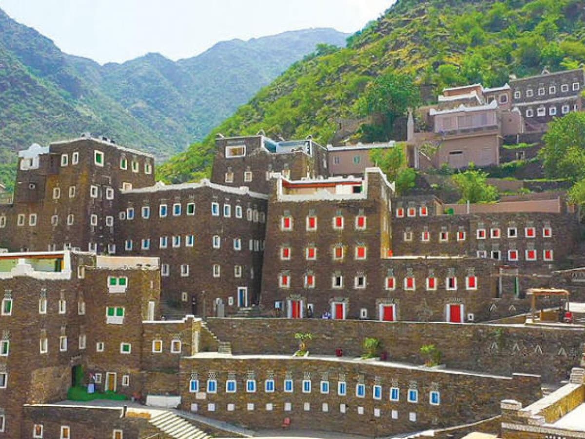 Une visite exploratoire d'Asir, d'Al-Soudah à la cabane à miel, puis à Rijal Almaa.