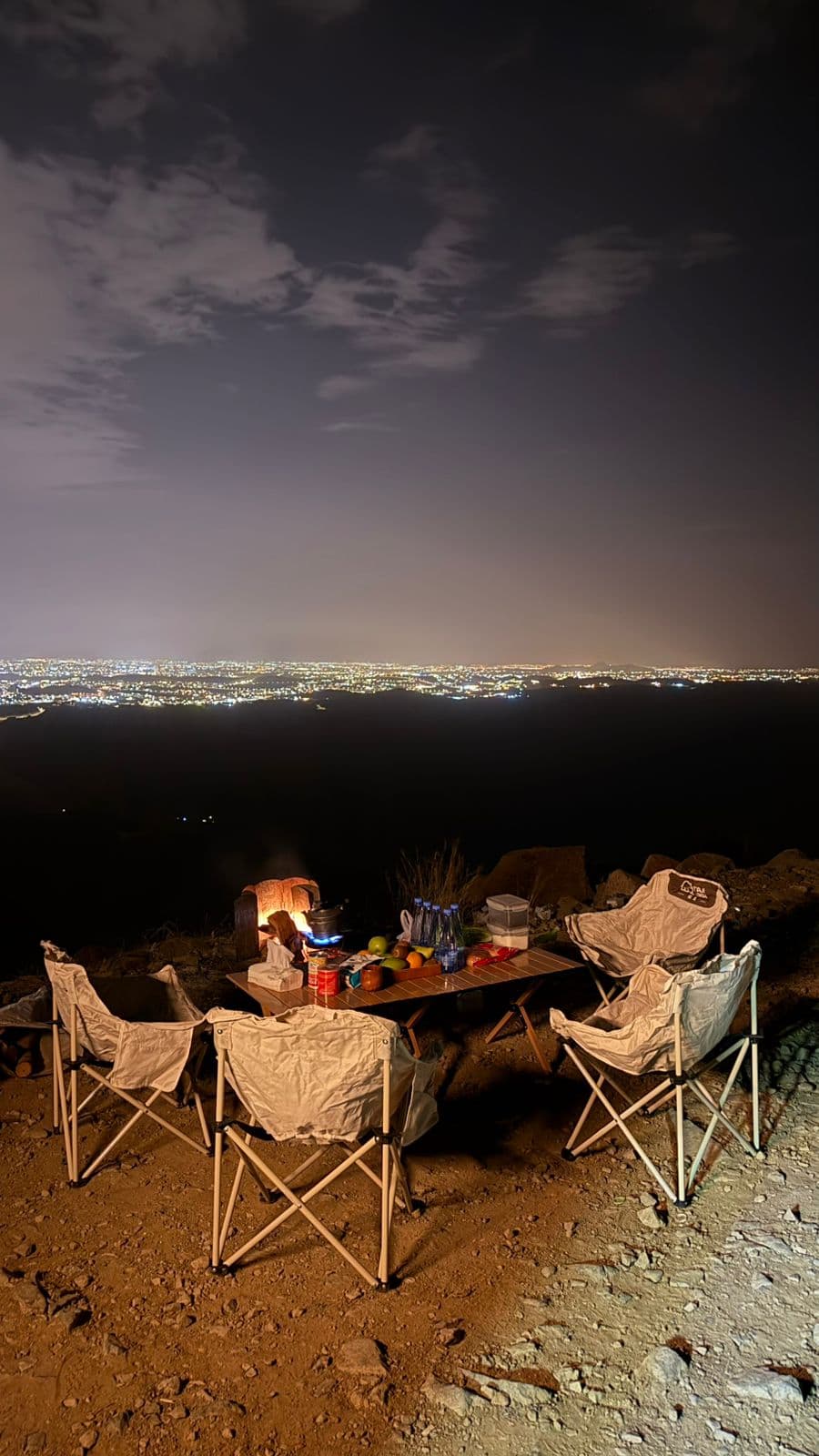Randonnée et détente en montagne à Al-Soudah, au cœur de la beauté naturelle d'Asir 🏔️