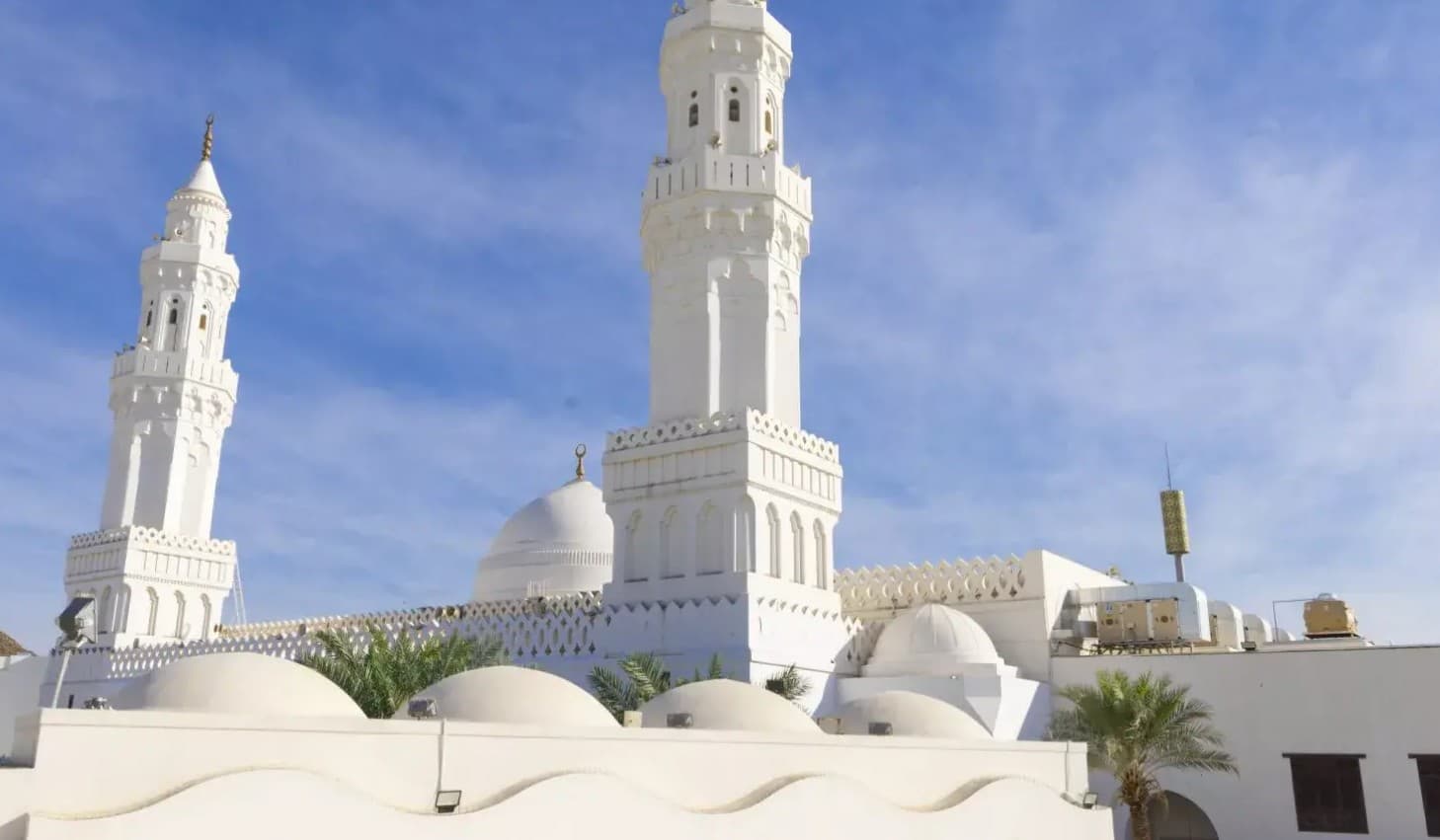 La visite de Quba, les deux Qiblas et les deux batailles