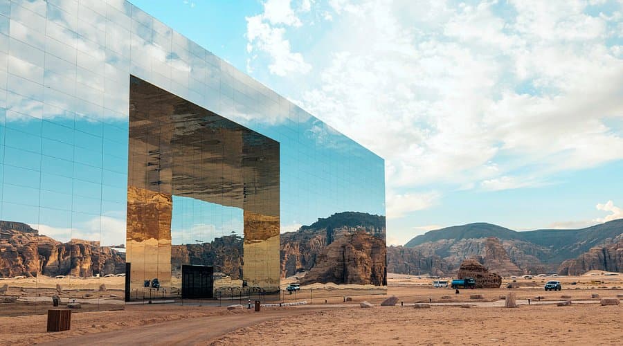 Visite des miroirs – L'icône réfléchissante d'AlUla