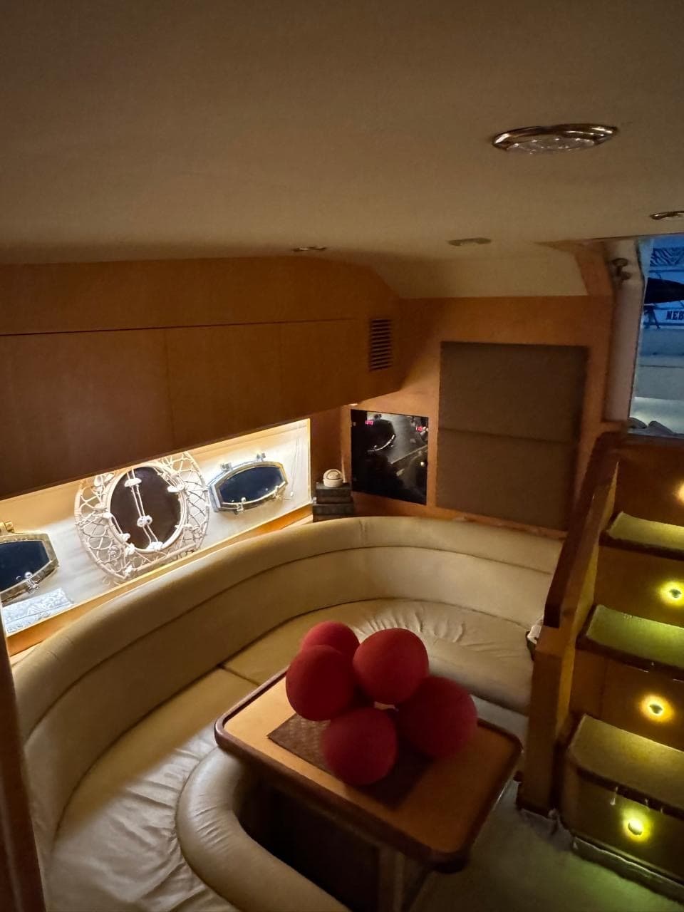 Croisière en yacht dans la marina de la mer Rouge