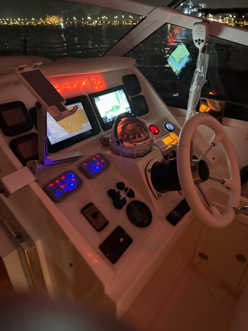 Croisière en yacht dans la marina de la mer Rouge