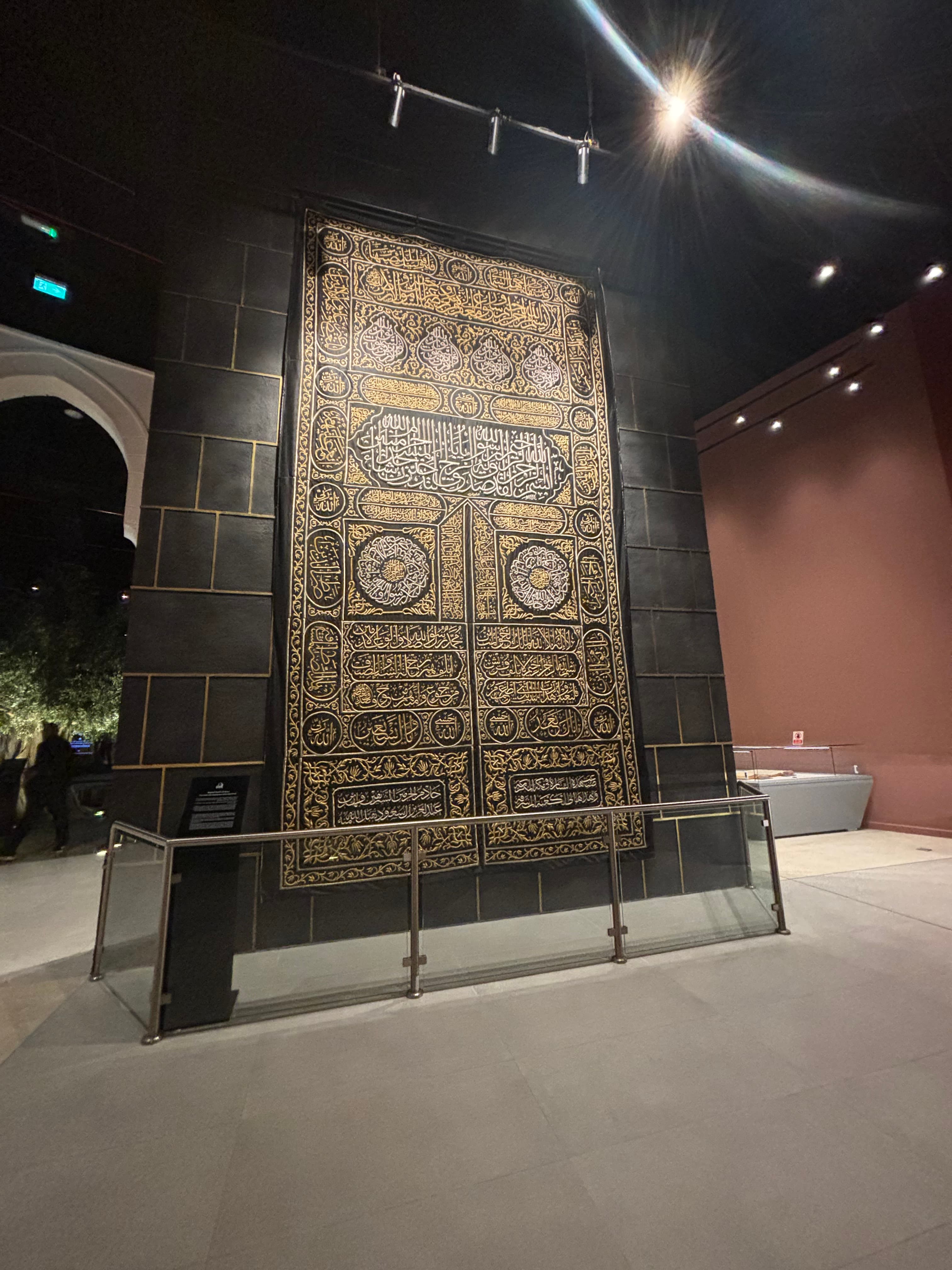 Visite des jardins, des lieux saints et des musées