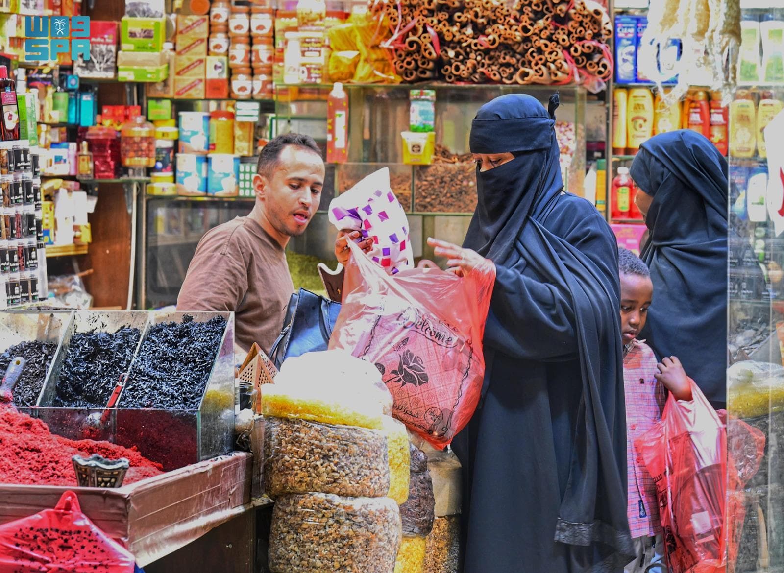 Visite guidée du marché de gros de la vieille ville de Djeddah (Al-Balad) et achat de souvenirs pour les groupes