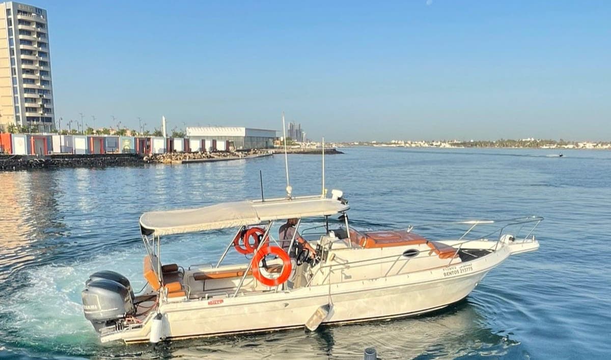 Une excursion en mer de Djeddah vers l'île de Bayadah pour les loisirs et la plongée avec tuba