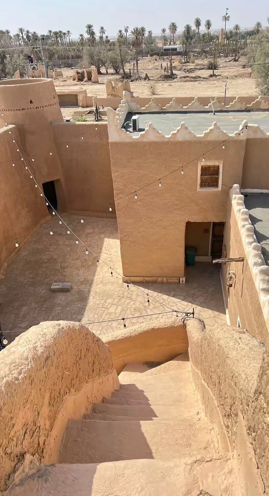 Au départ de Riyad, partez en excursion à Al-Uyaynah et visitez la région du Bord du Monde.