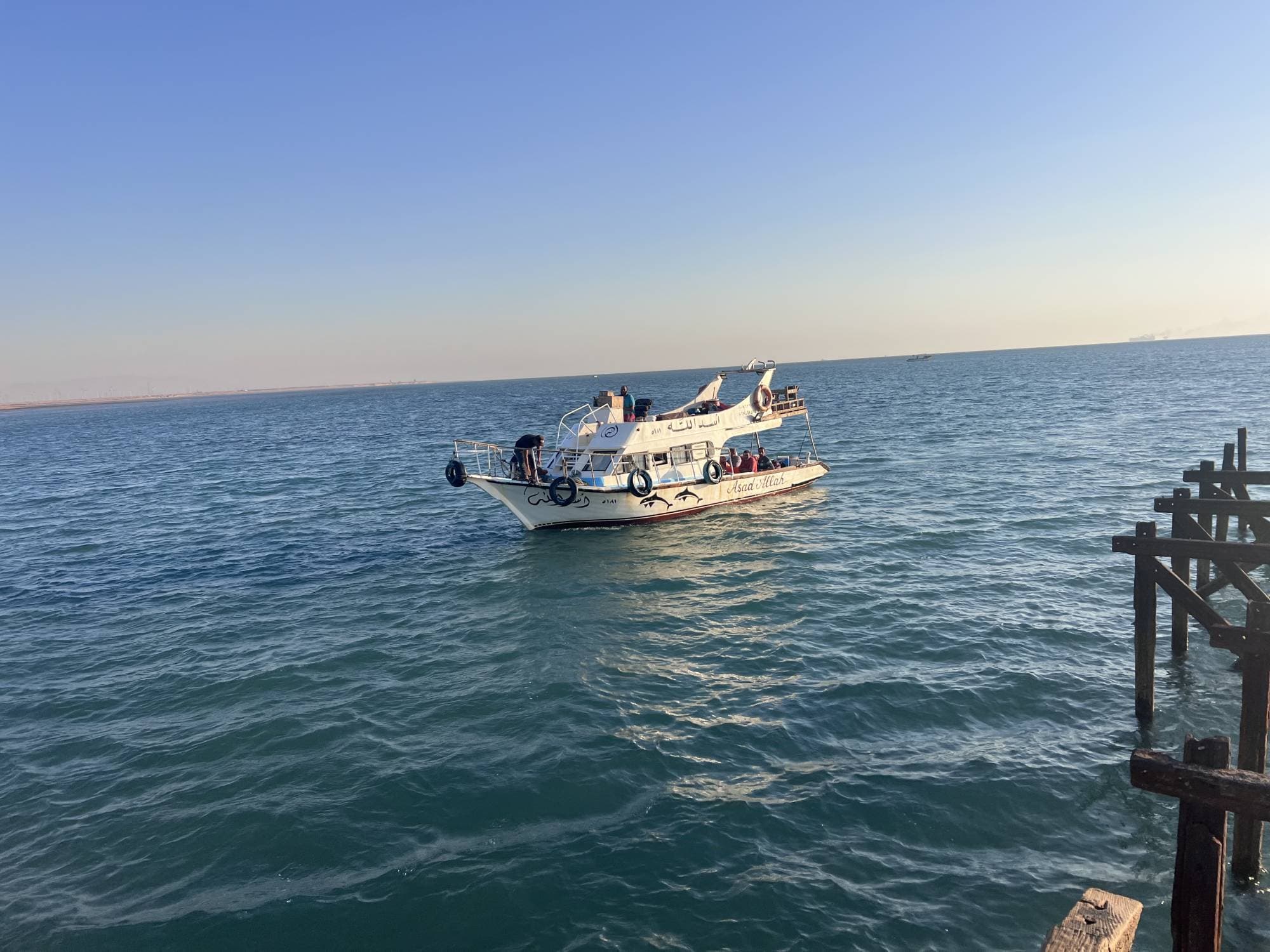 Une excursion de pêche en bateau au milieu de la mer Rouge